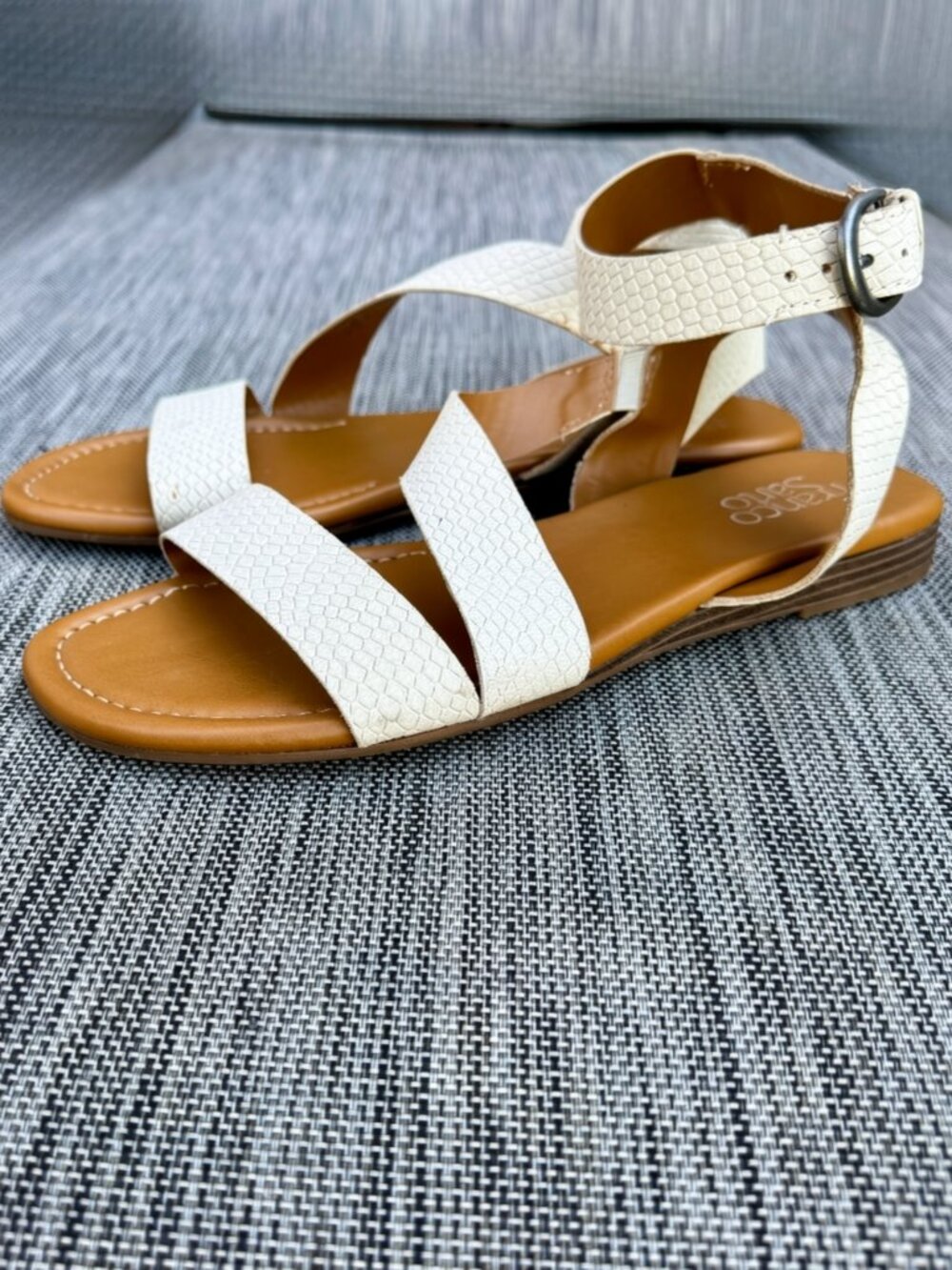 Franco Sarto Gustar Sandals Cream Reptile Leather Sz 9m Ankle Strap Buckle